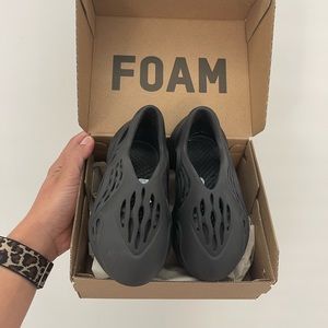 Onyx foam runners size 5K (toddler)